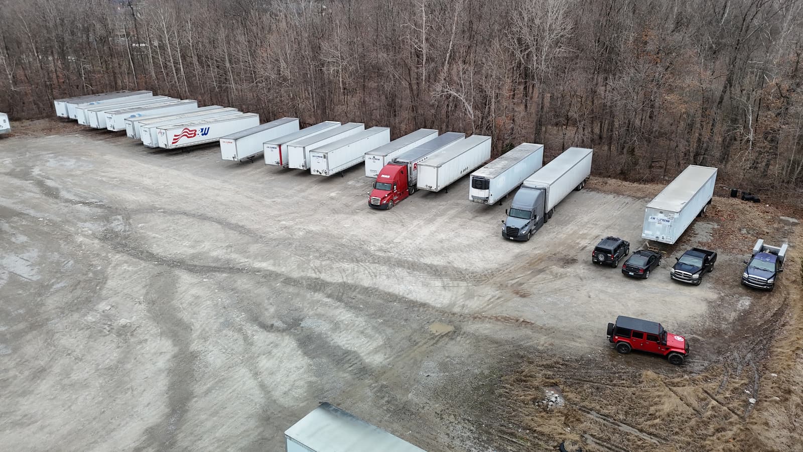 Truck and trailer parking in Sellersburg, IN